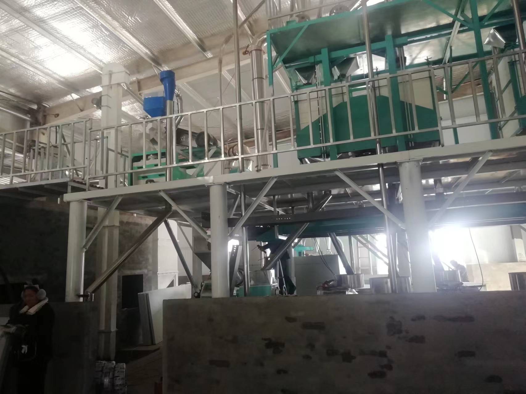 河南鶴壁市?？h六加二石磨面粉機